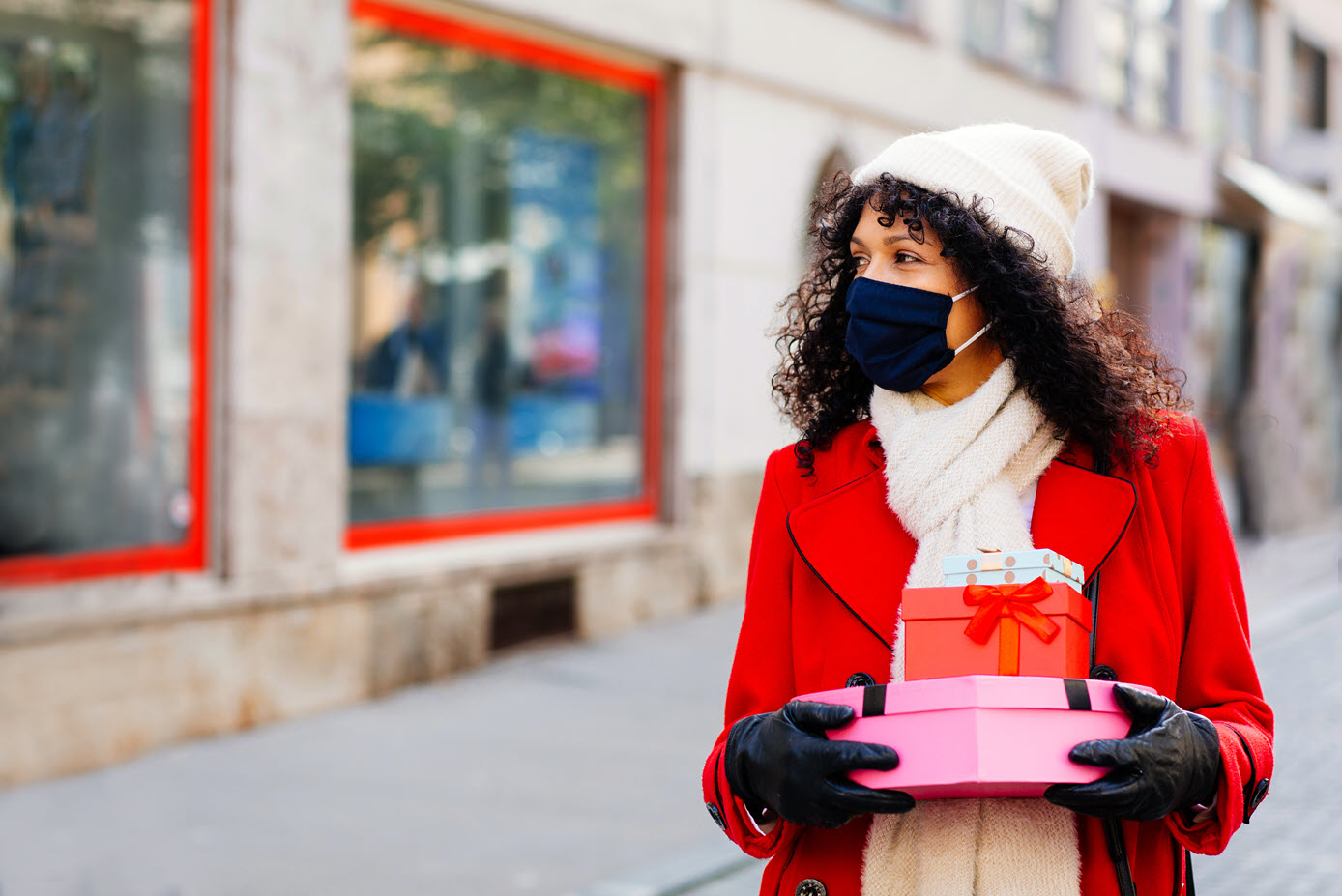 Shopping Safety Tips for the Holidays | KVIS and Coe Insurance Agency